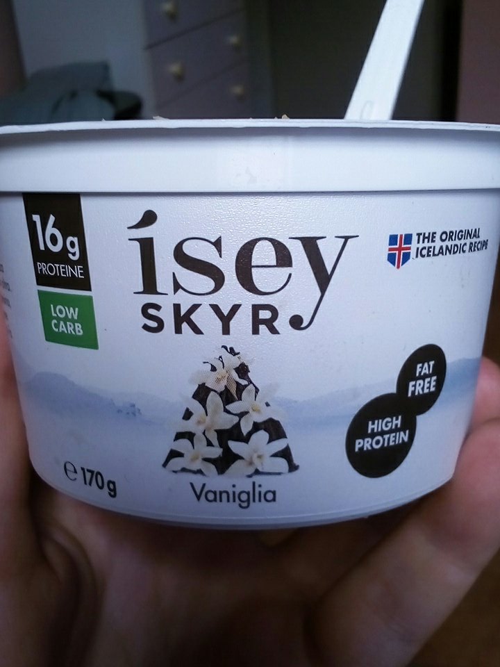 TiltBLogging's tweet photo. did you try this yogurt? it's incredible! #noaddedsugar #icelandic #musttry https://t.co/6QCnzBiGry