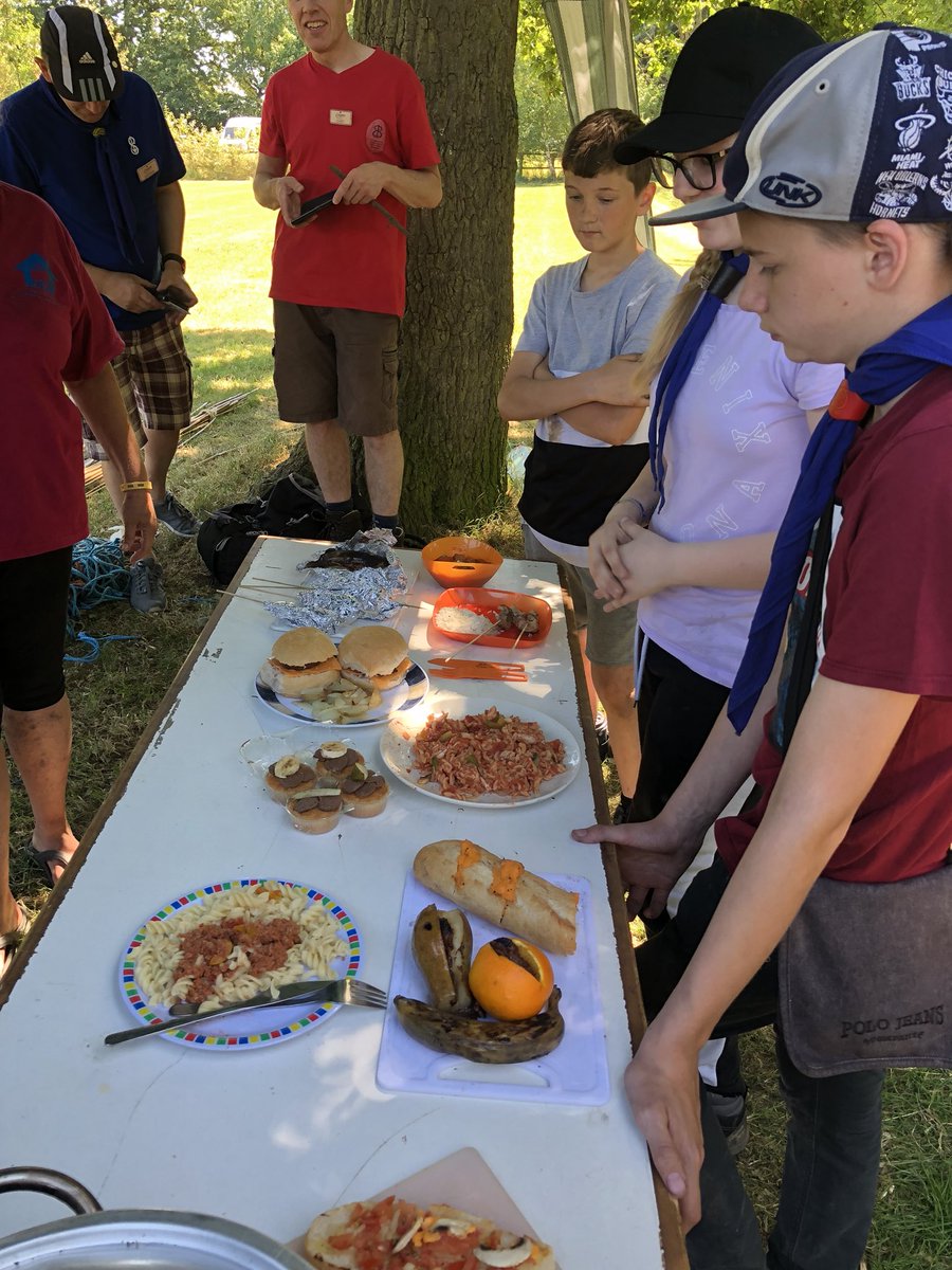 8thCovScouts's tweet photo. The Scouts had a great time up at Rough Close yesterday doing a backwards cooking competition with some very interesting meals cooked https://t.co/VBEMfWhYkU