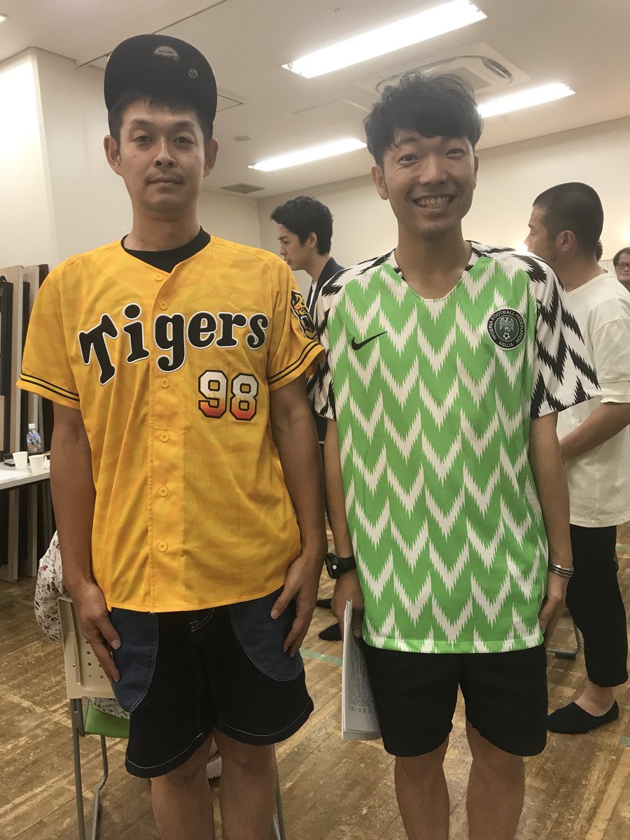 テンダラー浜本 野球のユニフォームとサッカーのユニフォーム 私服で着るならどっち