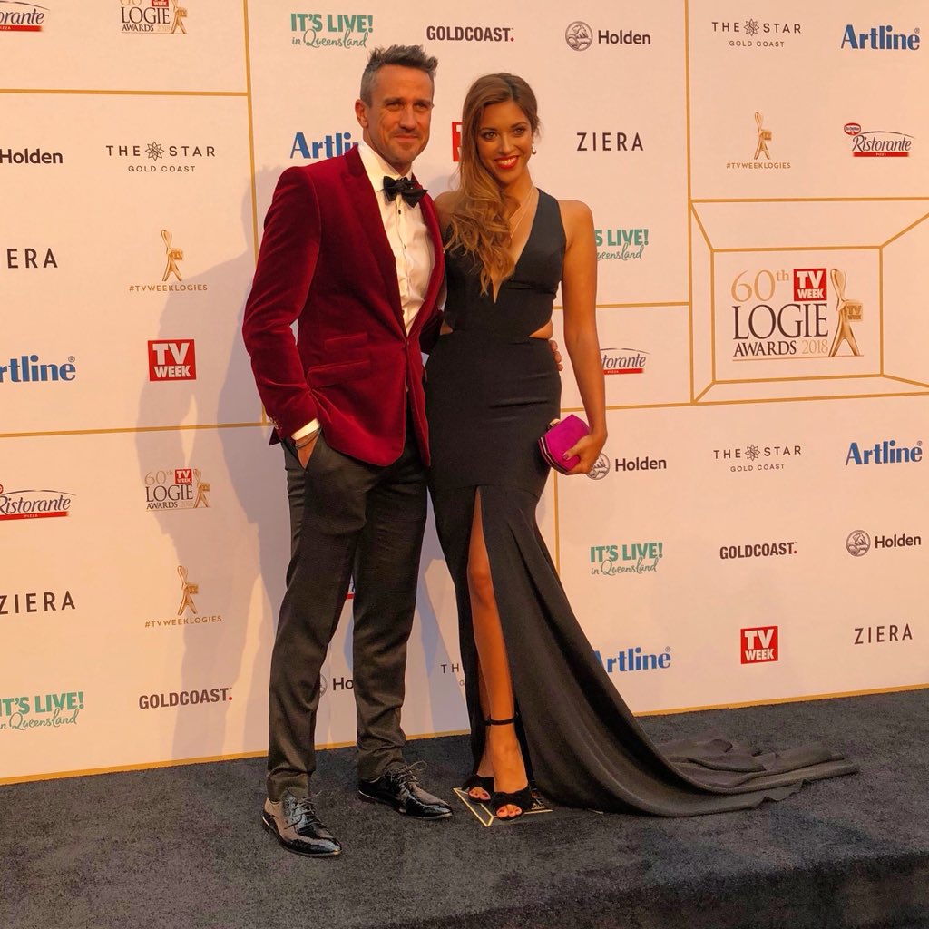 leeca_77's tweet photo. Missing @elenarowland82 tonight but happy to get an invite to the #tvweeklogies for @Nickelodeon_AU with @KRISTYBEST with our nomination for our #crashthebash show. #TVWeek #logies #goldcoast #foxtel https://t.co/uHevvMiNLD