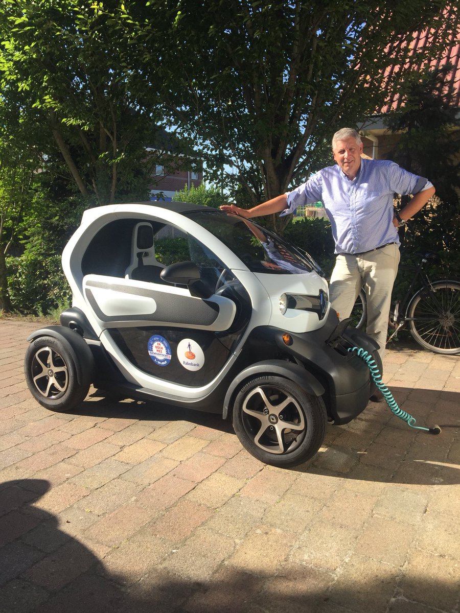 De #elfwegentocht begint vandaag. Full loaded zo meteen naar Heerenveen. 
#abd #rabobank. 
Een fossielvrije uitdaging voor de komende 14 dagen. Voor mij vouwen en plannen.! Kan altijd nog achterin zitten....!