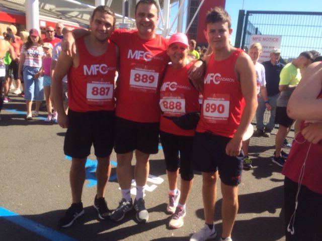 MFCFoundation's tweet photo. MFC Foundation runners are out in force this morning at the Riverside! 🏃‍♂️🏃‍♀️

We’re at the @5KRiversideRun on this fine Sunday morning! Good luck to everybody taking part for a number of fantastic causes! 👏

Good to see Alan Peacock &amp; @nmaddo at the start line! 🔴⚪️ https://t.co/fybo49dnKD