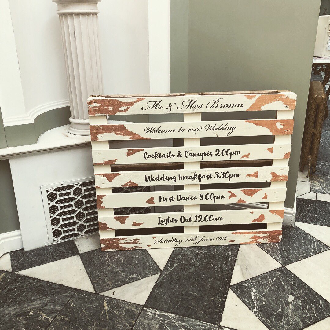 thisismrsread's tweet image. What an absolutely stunning venue and amazing staff and service this weekend @LartingtonHall 😍