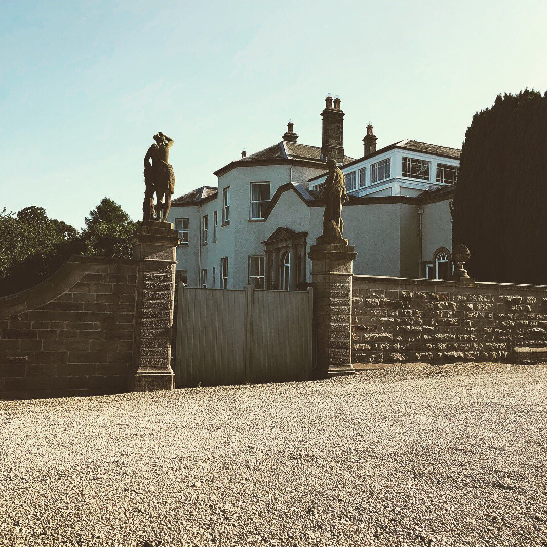 thisismrsread's tweet image. What an absolutely stunning venue and amazing staff and service this weekend @LartingtonHall 😍