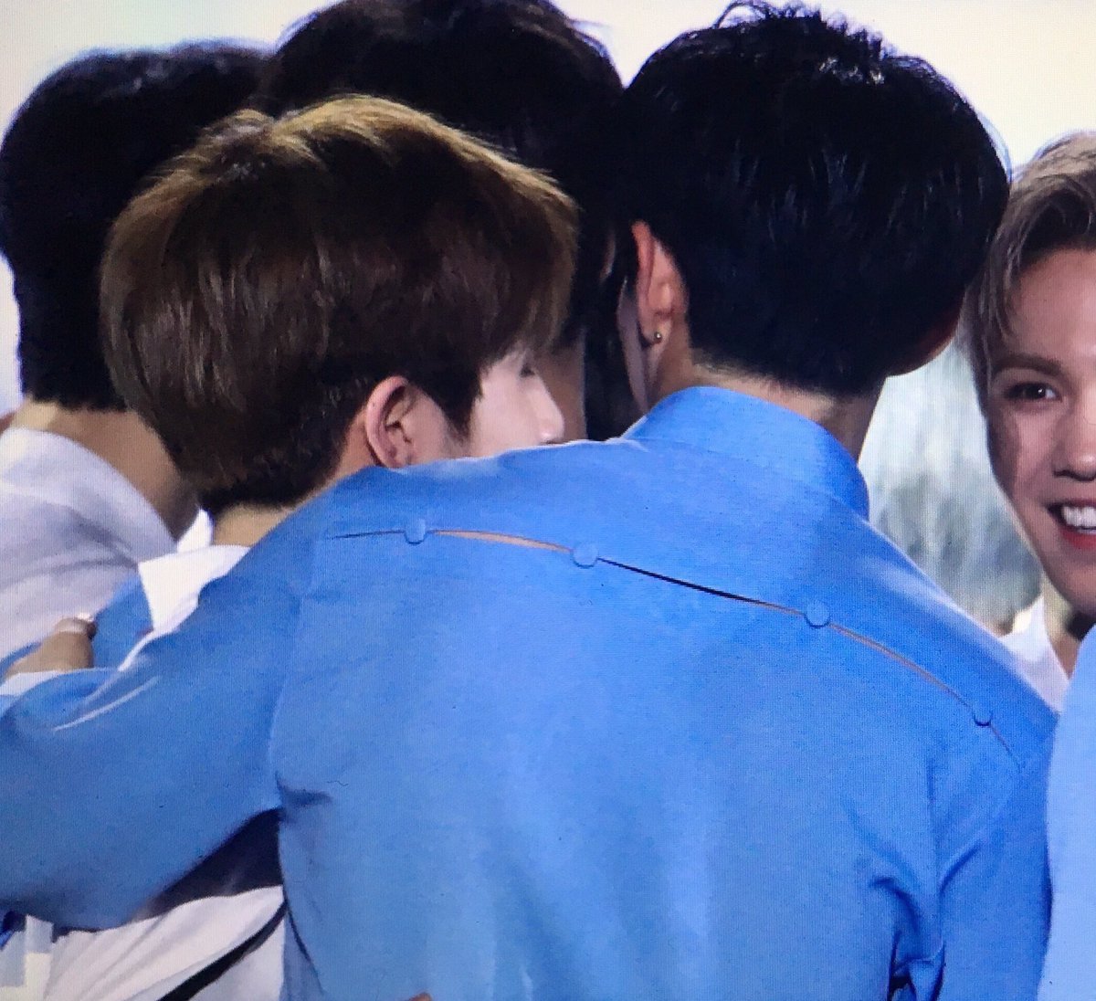 170603 soonyoung and jinwoo together at the 2017 dream concert. 96z!꒰  #호시  #진진  #세븐틴  #아스트로 ꒱