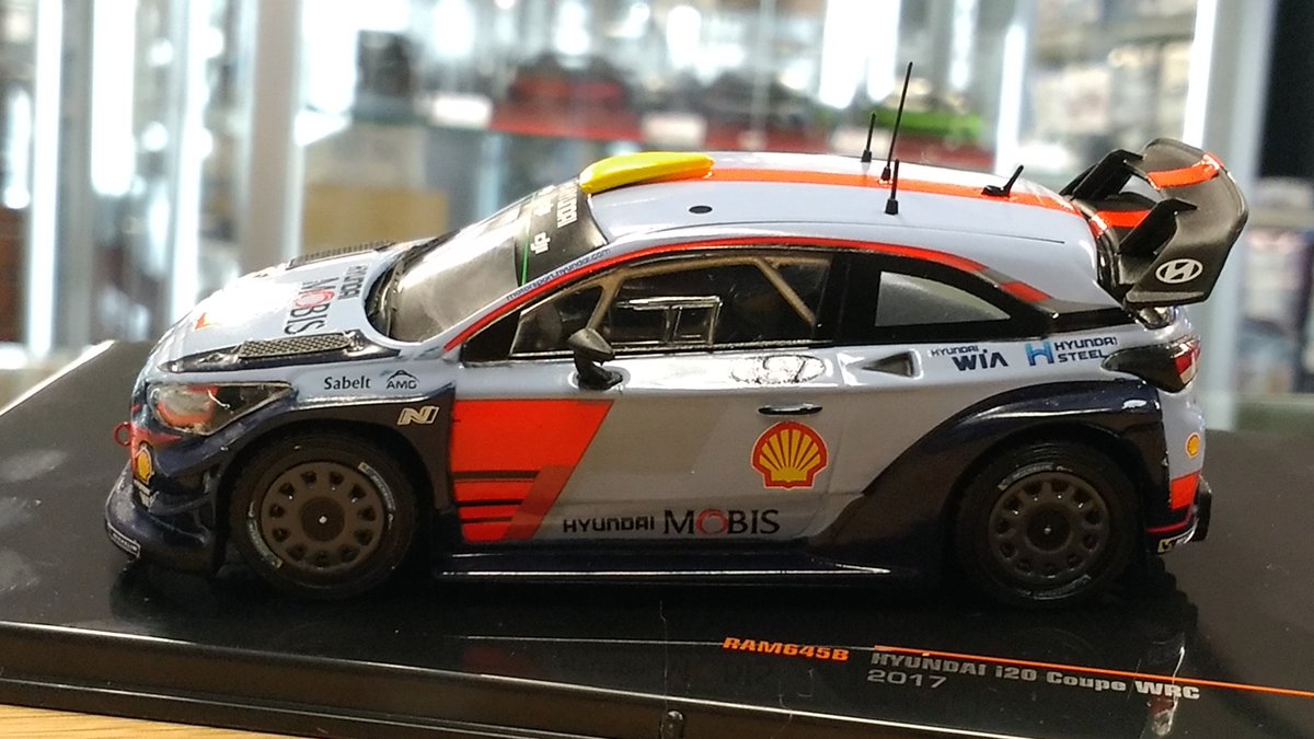 ミニカーショップ ポストホビー新宿店 Wrcの17年モデルで イクソから1 43ヒュンダイi Wrcが発売されました 現在ランキング1位と絶好調のヒュンダイ 他のメーカーからは現状出る予定がないので今が買いですよ ラリースペインのマシンで ヌービルと
