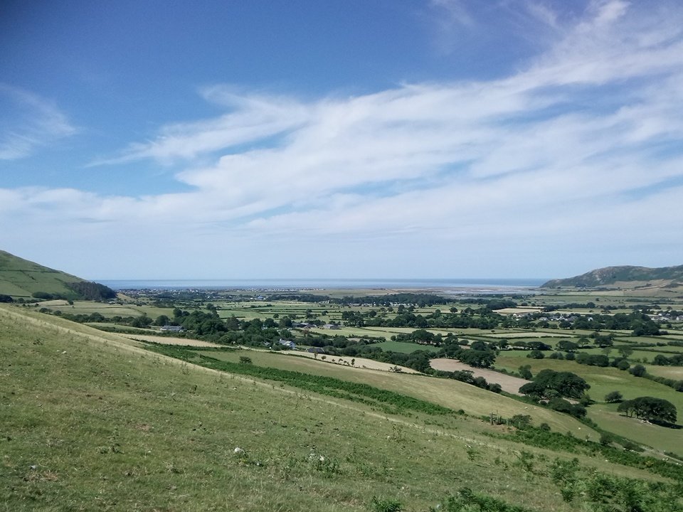 PixieKazza's tweet photo. #Tywyn from above #SundayRamble #FathewValley #FindYourEpic https://t.co/i37e9iQYTq
