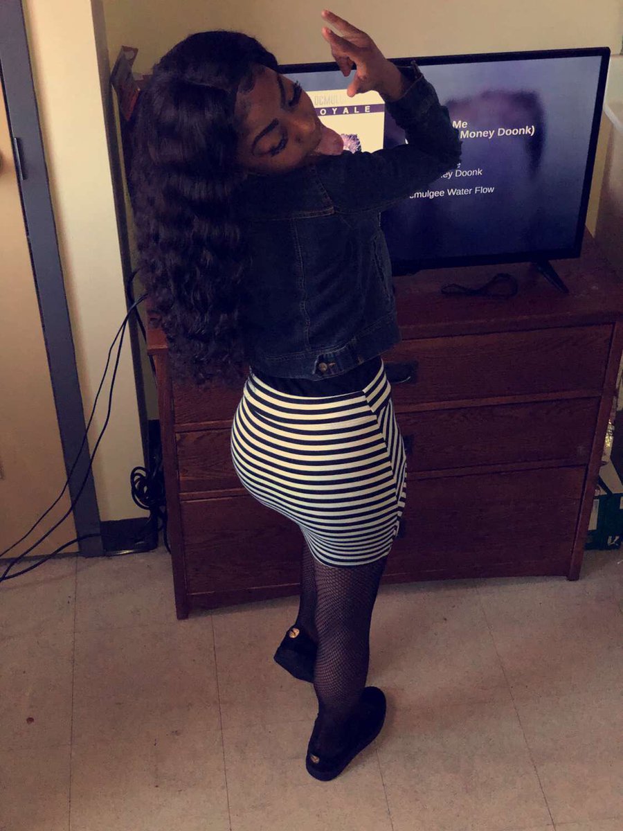 DestinyMarshay_'s tweet photo. #WhosWhoatMGSU

• Destiny Marshay 💕👑

• Creole (French &amp; Black)⚜️

• Major : Nursing 👩🏾‍⚕️

• #IAMWP 🖤🤟🏾

• From Quitman, Ga ( 229❗️)

• SC : Destiny_Marshay
 
Your favorite smurf 🤷🏽‍♀️🖤 just a cool ass brownskin with no cheeks 🍑😂 https://t.co/mMYPDDddB9
