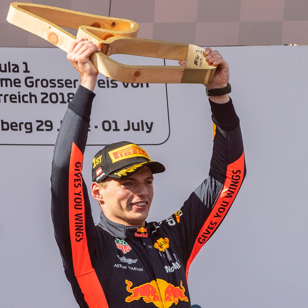 Max Verstappen 🏎 brengt duizenden Oranje fans en Red Bull op het thuiscircuit in extase: hij wint de Grand Prix van Oostenrijk! 🏆