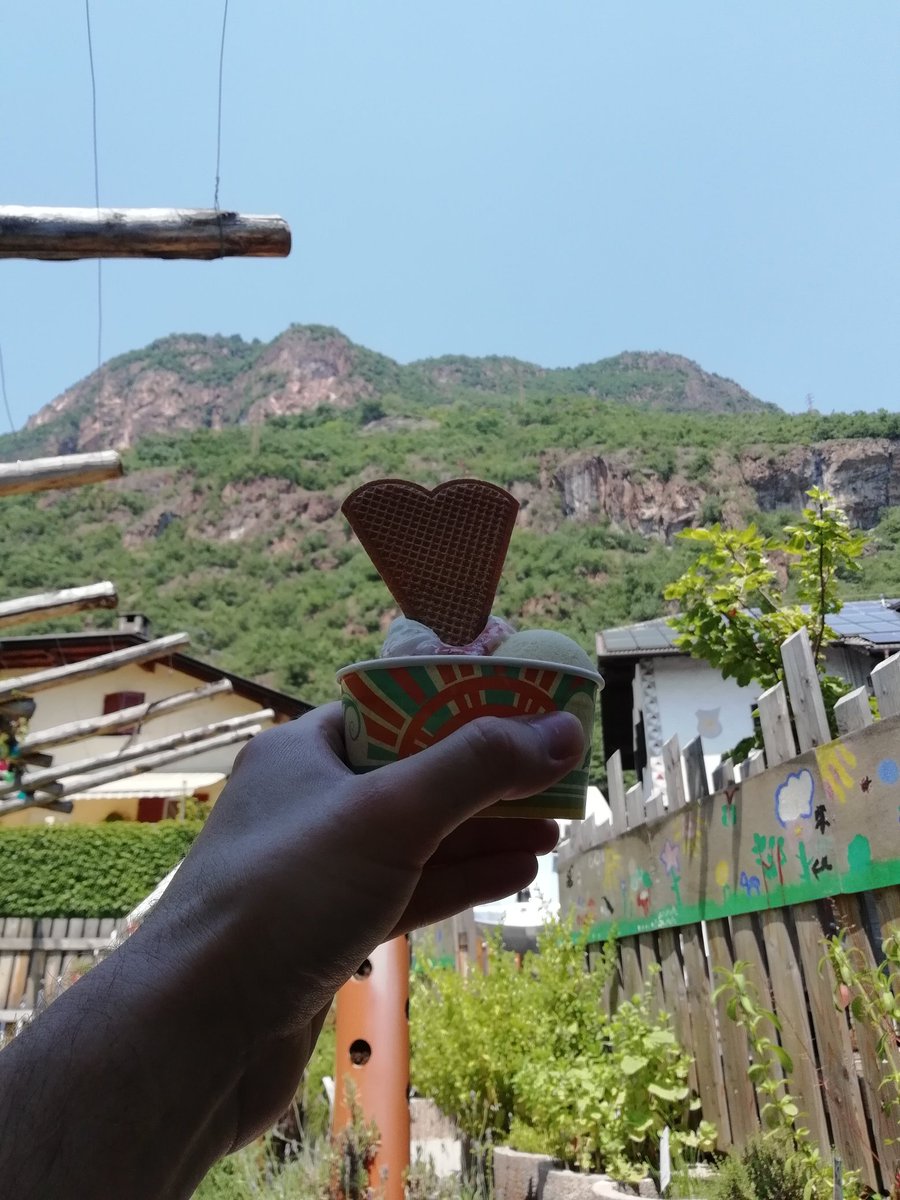 Kochen, Relaxen, Das Eis schmeckt! <a href="/huskywo/">Siberian</a> <a href="/Argon1001/">Argon</a> 🇮🇪 #urlaub #tolleaussicht