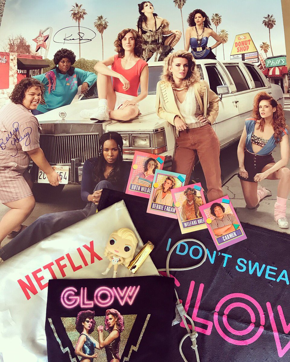 LittleEgypt's tweet photo. Can an #OG #GLOW GIRL #markout on @GlowNetflix #season2 ?? You bet she can!! Check out my @netflix swag! Be sure to #bindge watch all episodes streaming now! I did that too! Heading back to #LA to talk #glow #gorgeousladiesofwrestling on @afterbuzztv live at 5pm pst https://t.co/nIxOwmCPbd