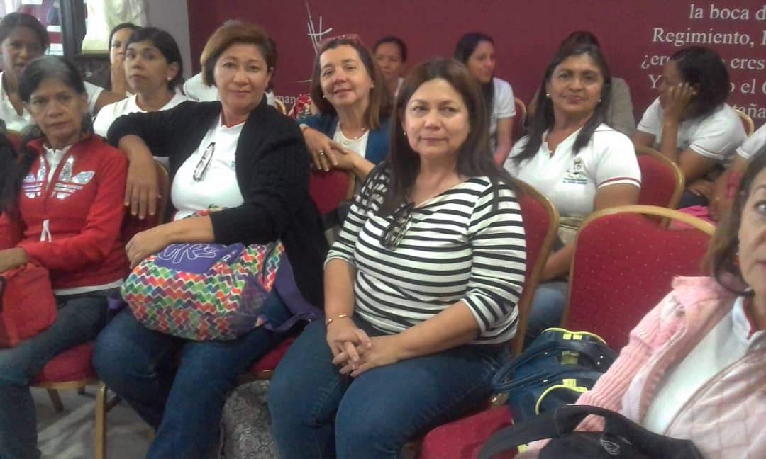 DeiviaColina's tweet photo. #EquipoQTrabaja Asumiendo nuevos Tiempos @JauaMiranda @DPresidencia @FNNSimon @magallyvina @ninosimon_Lara @oleisa2010 https://t.co/qJlrCL1KJo