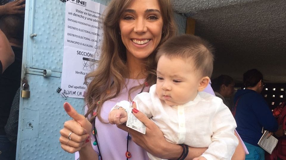 Hoy es el día que como ciudadanos ejercemos nuestro #VotoInteligente, muy orgullosa por que la transformación de #Morelos cada día está más cerca. #SíMeLate