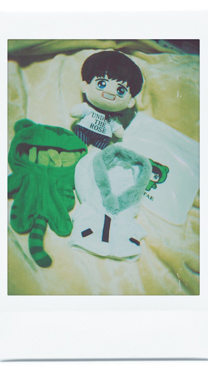 boraborataes's tweet photo. got it💜✨
(ได้นานแล้วแต่ไม่อยู่บ้าน)😂 เปิดกล่องปุ๊บ หนูยิ้มแป้นมาเรยลูก เอ็นดูอ่ะ💕 #GUCTAE https://t.co/Xt3PHVVRvf