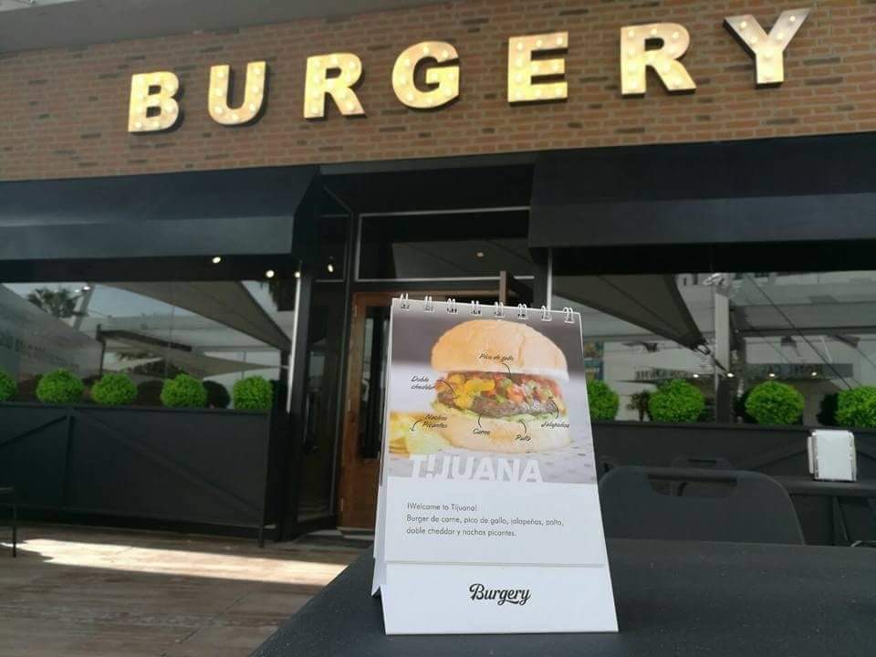 MendozaShopping's tweet photo. ¿Todavía no conocés las propuestas gastronómicas de nuestro #DistritoShoppingFood? ¡Te esperamos para disfrutar en familia! https://t.co/ftGksLcxd0