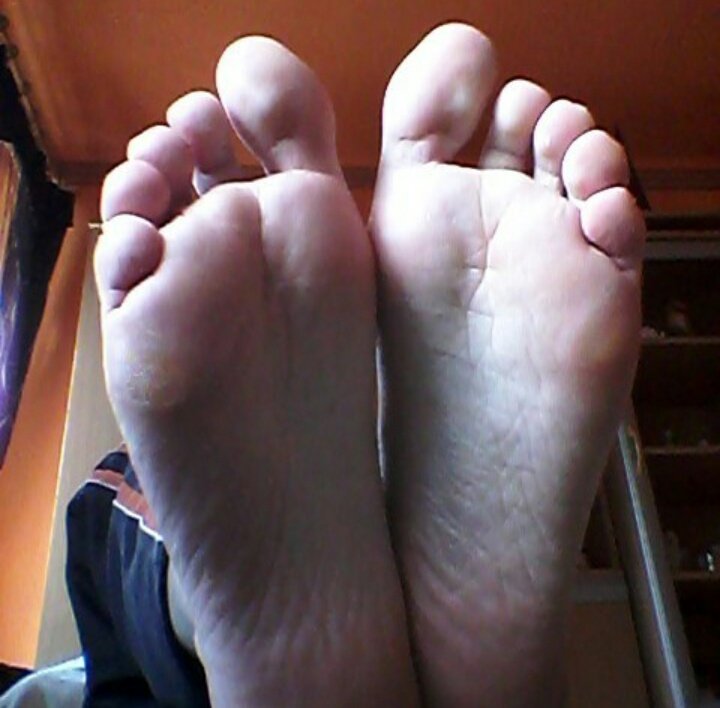 SmellTheFeet's tweet photo. Excuses won't work. Oh, you think you're a Master too? Sit down. Kiss my feet. You will feel better. #findom #footmaster #malefeet #footpig #straightfeet #footfetish #cashpig #paypig #footslave @find0m https://t.co/OBFkjHfmKp