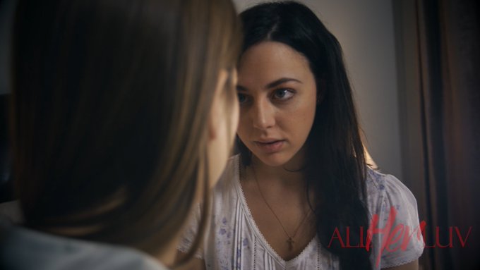 Is there any greater compliment than hitting the replay button? @whitneywrightx @chadwhitexxx @JillKassidyy