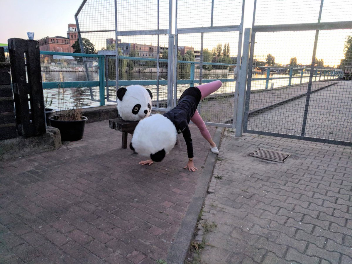 mofoni's tweet image. Pandayoga. 🐼 #panda18 #berlin