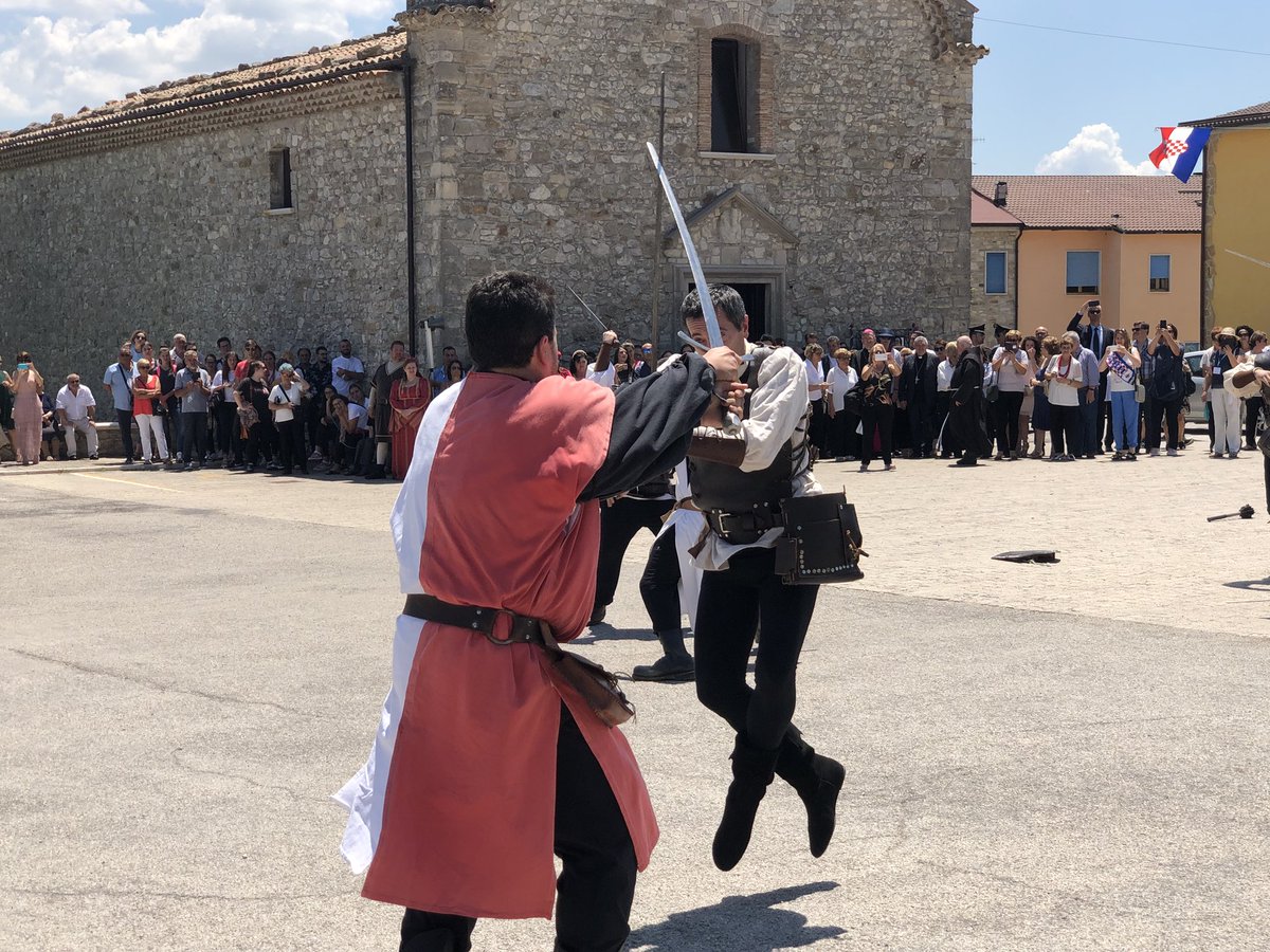 gpp_rizzo's tweet photo. A #SanFeliceDelMolise #rievocazione arrivo #croati in fuga da #persecuzioni 500 anni fa e #accoglienza dei #molisani @TgrMolise @TgrRai https://t.co/37MhagyA0f