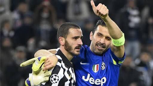 PSGTurkey's tweet photo. -TRANSFER-
Buffon’la anlaşmak üzere olan PSG,Leonardo Bonucci’yi de transfer ederek ikiliyi aynı takımda buluşturmak isitiyor.(Le Parisien) 
https://t.co/WksYIhF5Ic https://t.co/gLLlJjbZVG