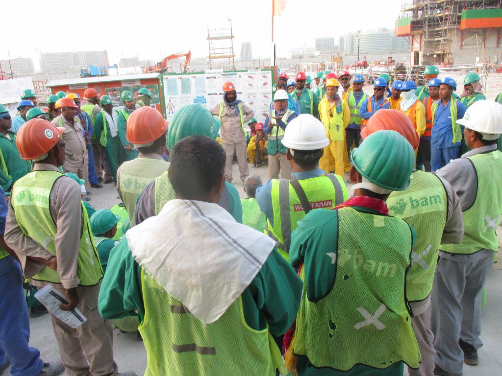 Dawood2903's tweet photo. As part of our commitment to health and safety. We have organised Beat the heat campaign on our Yas Integrated Destination Resort Project. Day-Beat the heat pre start briefing with contractor team @WSP_ME @LinoYohannan1 #SafetyInTheHeat #MiddayBreak #WeAreWSP https://t.co/wxZrurR4pp