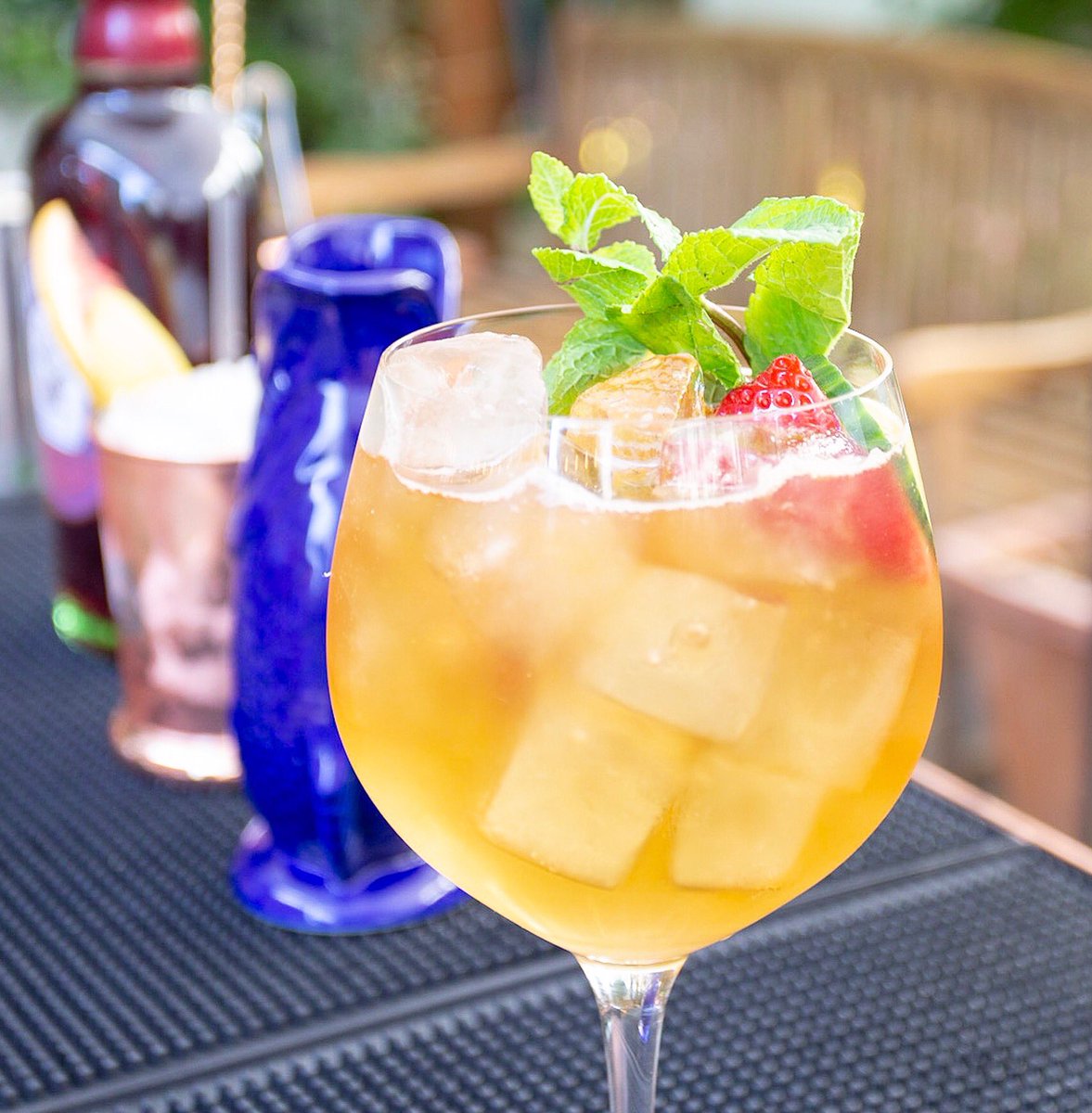 Cocktail weather! #yass #SundayFunday #cocktail @PlymouthginUk <a href="/Langham_London/">The Langham, London</a>