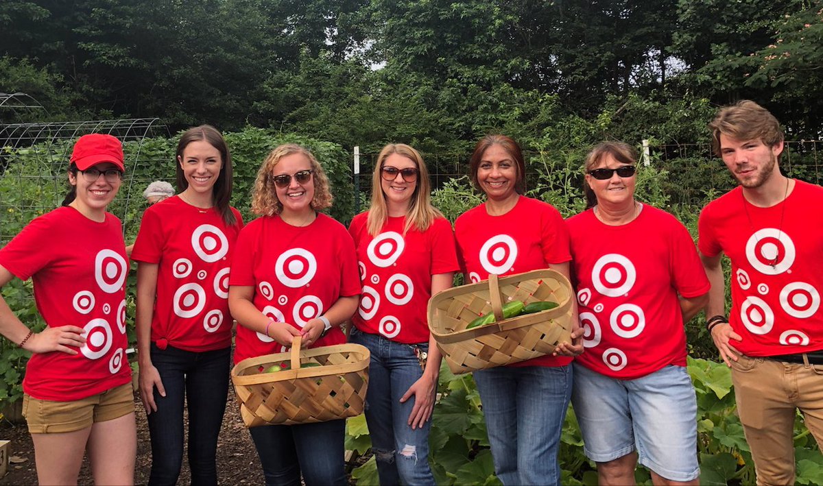 PlaceForsyth's tweet photo. Target Cumming volunteered in The Place Garden on Saturday! Great job everyone! Thanks for all your hard work!🌞🌻 https://t.co/tAjF8tTLib