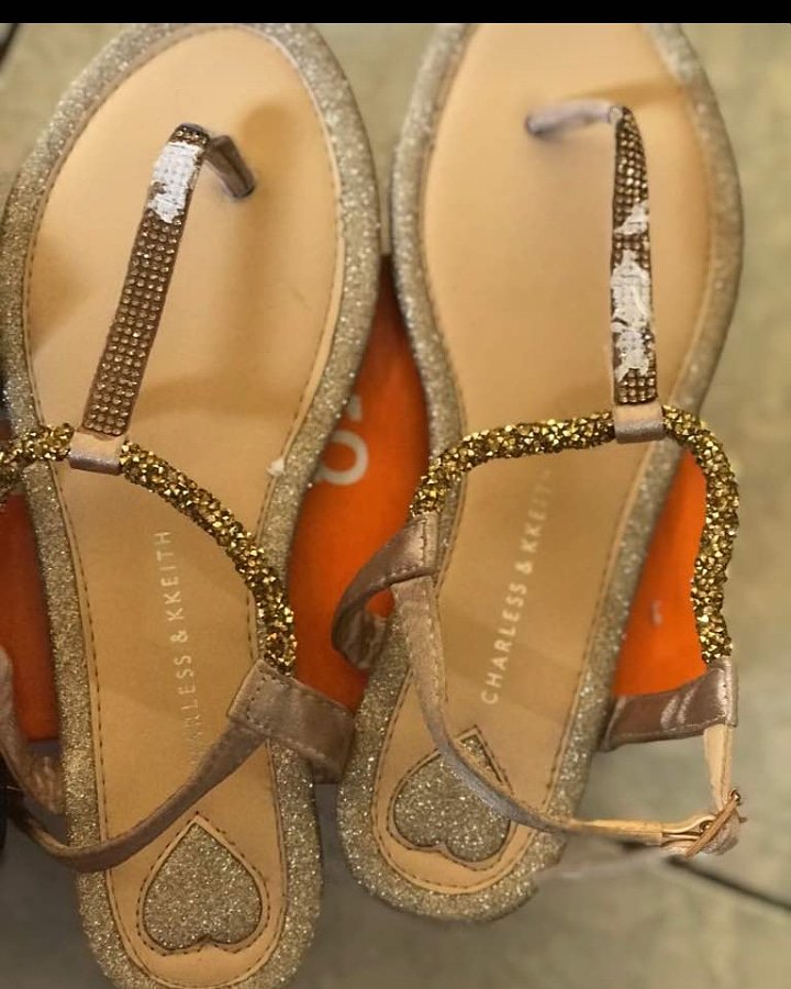 posh_feet's tweet photo. This pretty sandal is available also in black, some sizes are sold out. 
Price - 6k only. 
Follow @poshfeetcollectionx on IG https://t.co/24p2C81qmD