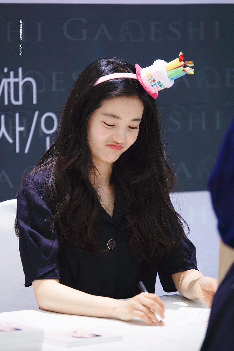 affectionate_tr's tweet photo. 180421 가네시 팬싸인회 #김태리

https://t.co/s9k5I9GHic
https://t.co/rH4FuHHwXt
https://t.co/0tIcmThIAs
https://t.co/xere5dR1yn https://t.co/hiV1KSZYYh