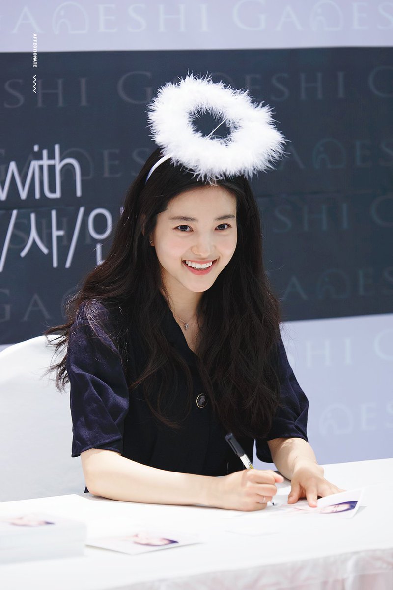 affectionate_tr's tweet photo. 180421 가네시 팬싸인회 #김태리

https://t.co/xrKAFrSqBI
https://t.co/XAQgqYDLIz
https://t.co/6DyYFozotV
https://t.co/IFrjDe32MB https://t.co/24Je5PH3GR