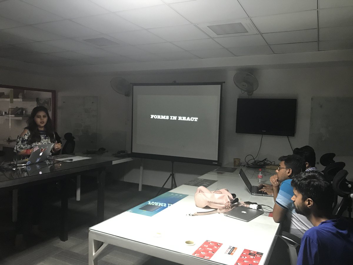 reactdelhincr's tweet image. Session 8 - Handling forms in react by @gujral_tanvee #reactdelhincr