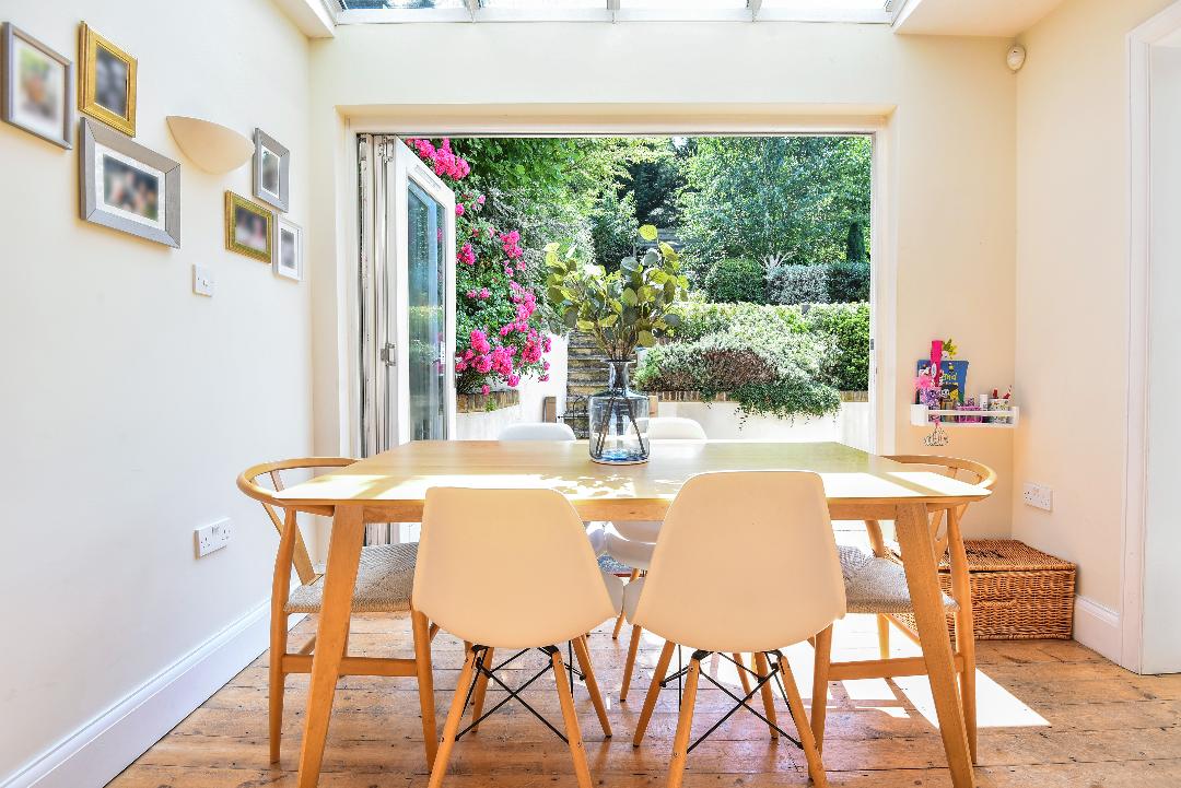 ViewPhotosUK's tweet photo. Art of Summer. #inspiration #interiordesign #property #photography #garden #home #decoration #staging #design #ideas #artofcolour #style #terrace #dining https://t.co/TGqLO9CI6S