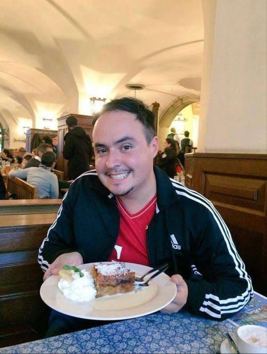 EjercitoRioRoma's tweet photo. Empieza el #MesDeRaúl, [Día 01]
@RioRomamx @Raul_Roma 🎂❤ https://t.co/HmbJX40jvj