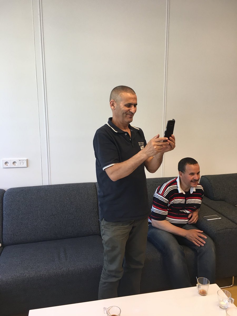 Stralende kinderen en trotse ouders vandaag bij de diploma-uitreiking van <a href="/Petjeaf_Utrecht/">Petje af Utrecht</a>! #ditiswaarvoorwehetdoen #trots