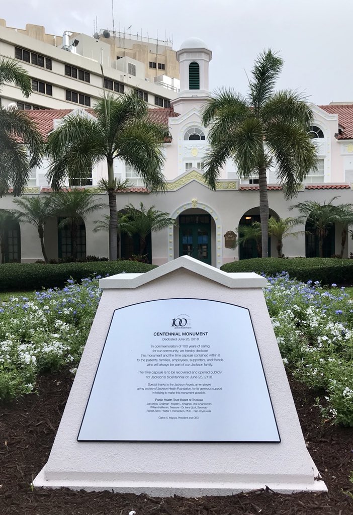 Morning Rounds at JMH. Proud to work at an institution that has served Miami-Dade county for a 100 years and continues to support patients without insurance and regardless of race, immigration status or religious affiliation @JacksonHealth #100yearsofJACKSON #miraclesmadedaily