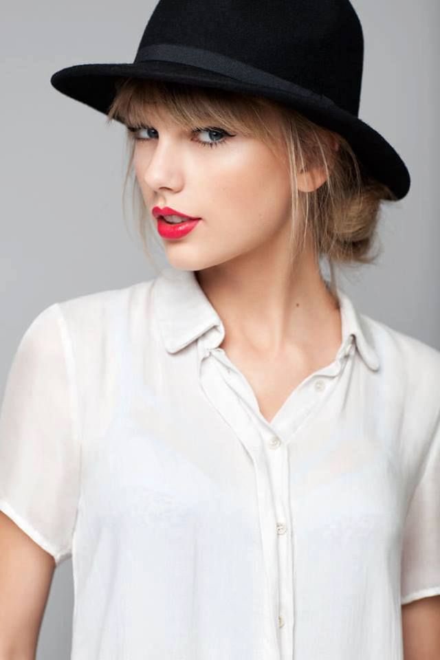 Red was a killer transitional album, including working with old friends like liz rose and nathan chapman, and new friends like max martin and shellback and dan wilson. Throughout the album you get a mix of self written and cowritten songs, showcasing Taylor’s true talents