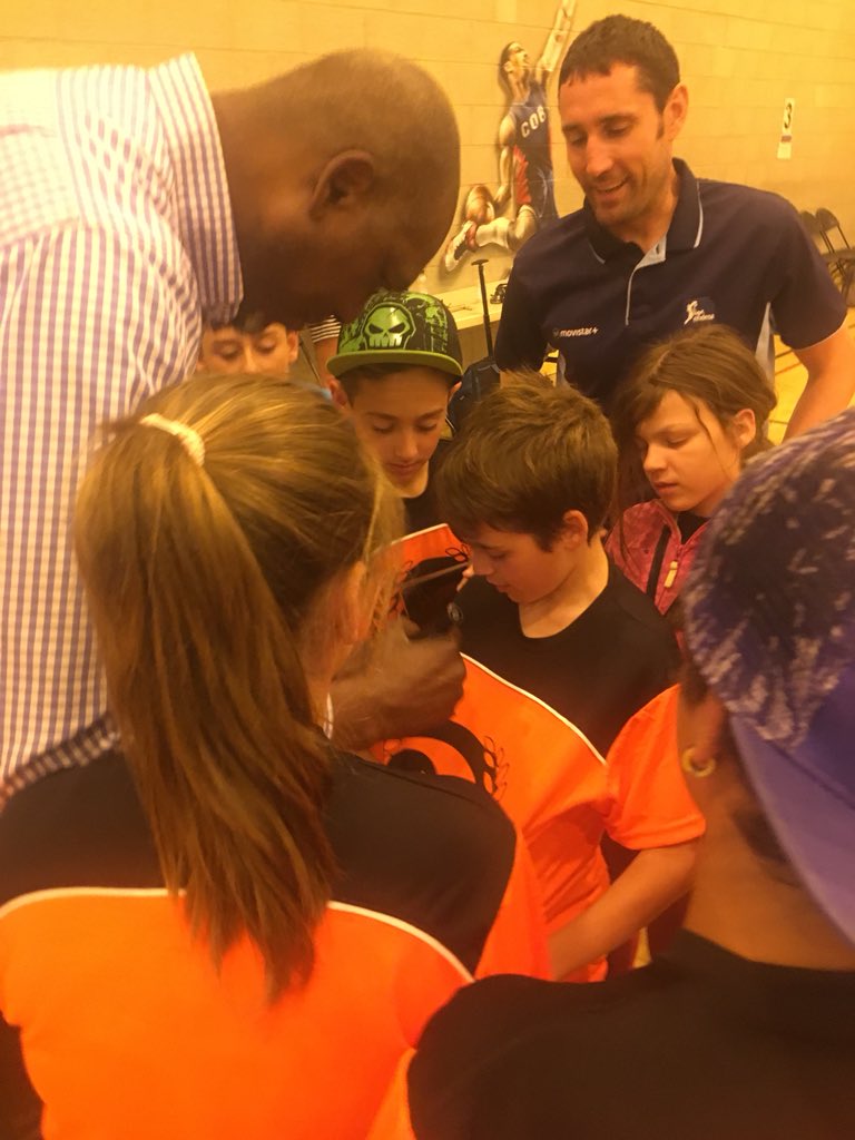 CEIPAlfonsoX's tweet photo. And Hakeem Olajuwon @DR34M attended our children and support our @Erasmus_Project @erasmusplusUK with @Darton_College @noveldadigital @telenovelda @nrdeportes @ACBCOM https://t.co/14P2zKOPwS
