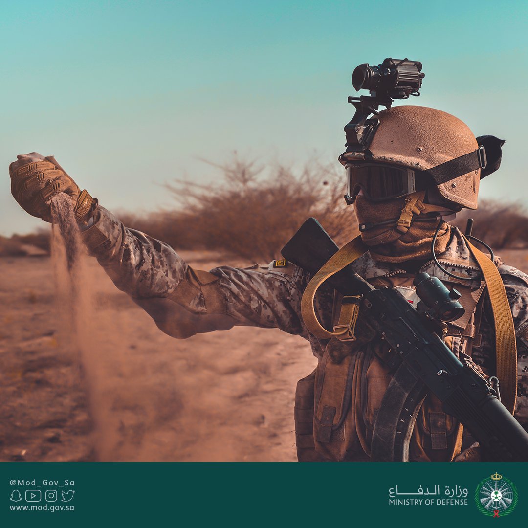 modgovksa's tweet photo. #صورة_الدفاع
على هذه الأرض دفاعنا ثابت وفي هذه الأرض وطني عاش مجداً وسيدوم قدوةً و مستقبل. https://t.co/05NDo6KNDj