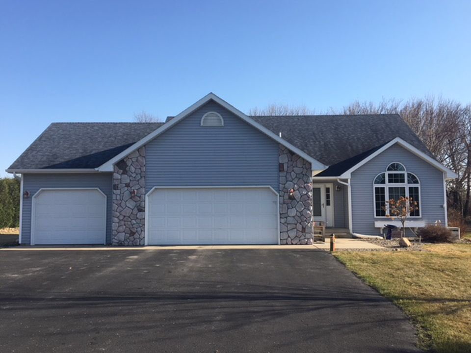 KellyH5581's tweet photo. Requests for Open House-you bet! Today, July 1st from 12-2pm https://t.co/gu5RBkwmat https://t.co/cCOiJ8wbEt