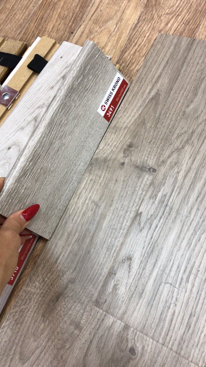 Poldlyadoma's tweet photo. Выбор не столь очевиден ... 🤨 какой больше подходит ?
..................................
#ламинат #плинту�� #плинтуса #плинтусмдф #кронопол #ремонт #дизайнинтерьера #дизайнер #ламинаткупить #ламинатвреутове #ламинатреутов https://t.co/cqHSXy3d3o