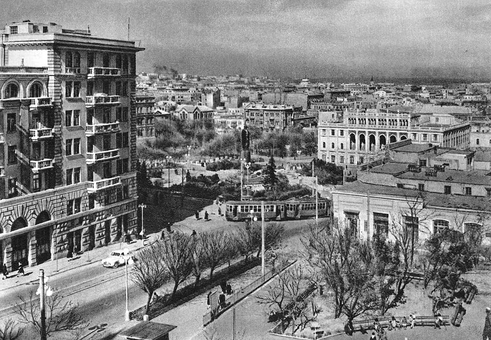 bircan_nagiyeva's tweet photo. 1 iyul Bakılılar günü mübarək olsun:)
#bakı
#bakılılargünü https://t.co/NRApS4qTWO