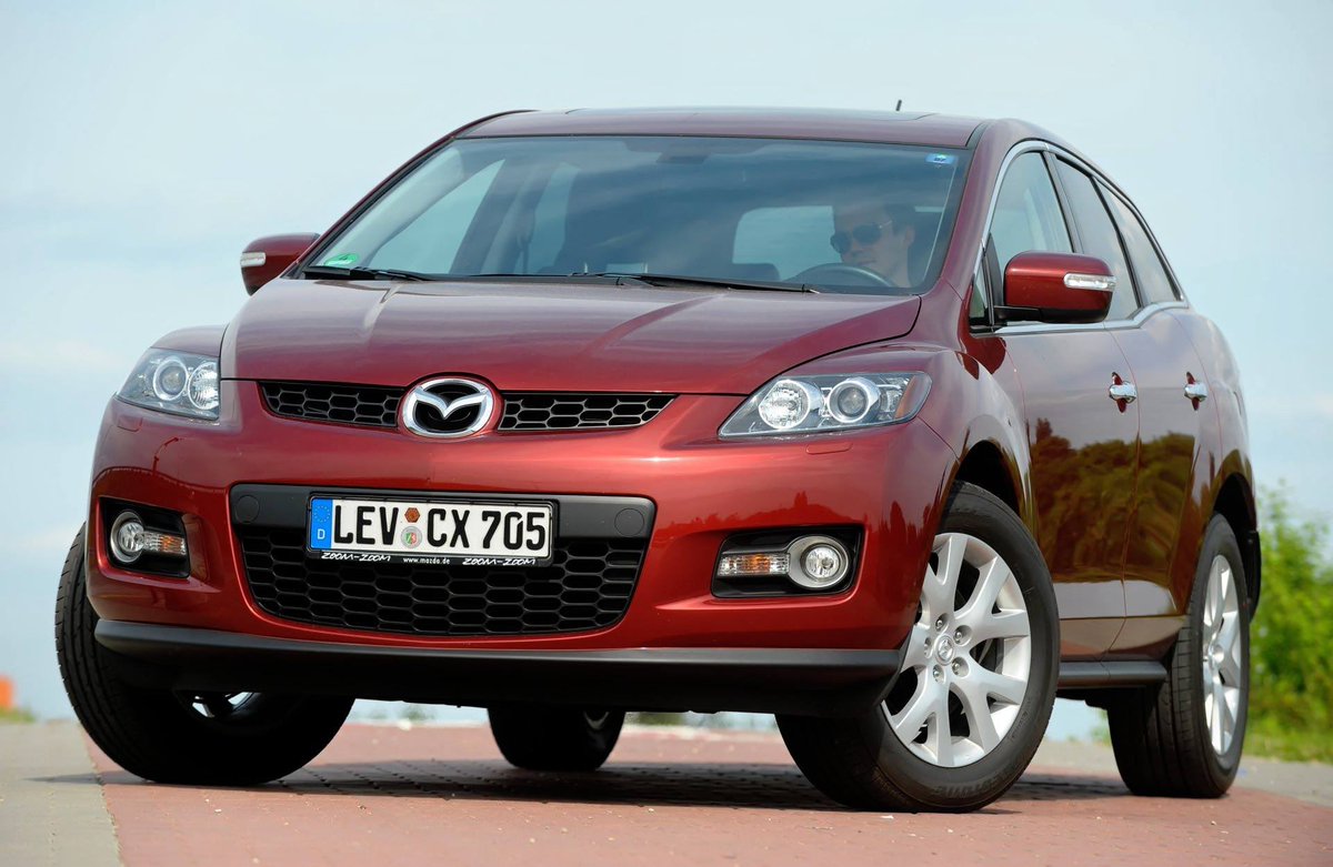 好き勝手に車を語るアカウント マツダ Cx 7 優れた走行性能とスタイリッシュなスタイルが特徴のsuv 大柄ボディに高出力エンジン 走りに振ったコンセプトはまさにミニ和製カイエン 中古価格も手頃だが旧世代直噴ターボの 燃費の悪さは要覚悟 T Co