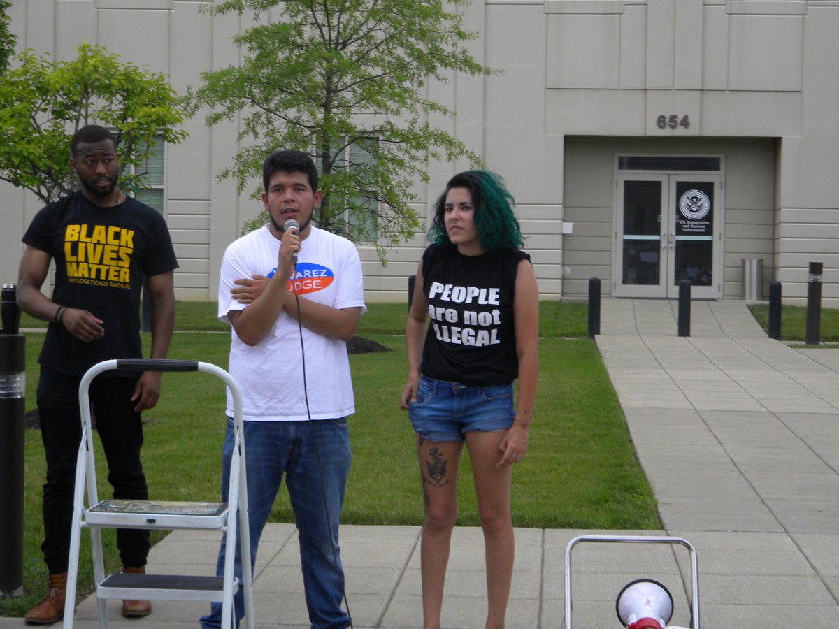 Tree_Spirit's tweet image. Great speaker from Louisville division of #BlackLivesMatters at protest/ march

#fightthepower #ShutDownSessions #AbolishICE #familiesbelongtogether