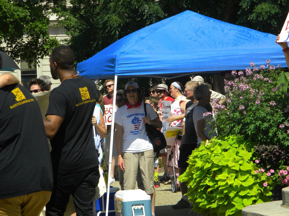 Tree_Spirit's tweet image. Together marching in Unity and Solidarity !United we bring down the system that enforces unjust laws upon children,families, and immigrants. #fightthepower #ShutDownSessions #AbolishICE #familiesbelongtogether