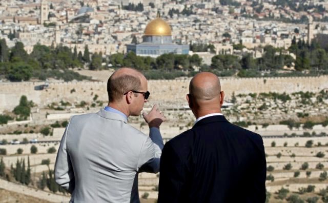 bud_cann's tweet photo. The Royals have no business meddling in American politics, Prince William, fearful of appearing to make a political statement refused a request to meet with Jerusalem’s Mayor ‘Nir Barkat’ in Israel’s capital city.
#LiberalMania
https://t.co/SX3O1YOjnn https://t.co/I3L81dZVNG