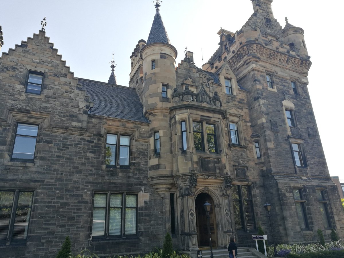 IreBoysJag's tweet photo. In other news, we are staying in mini hogwarts @EdinburghUni #AlbusDenhamdore https://t.co/Ekcc6xKwI3