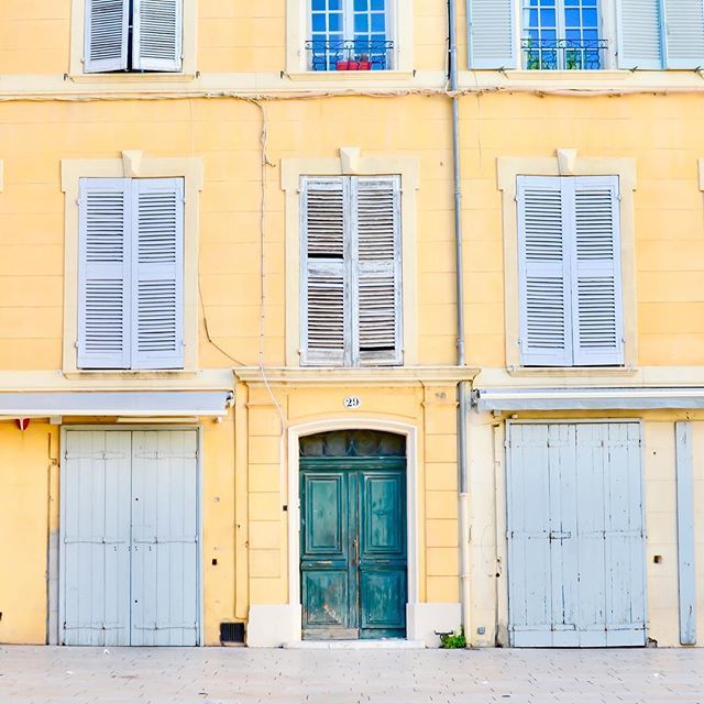 PostcardsGelato's tweet photo. Sunny yellow makes me happy 🌞  ______________________________________________________________ #provence #aixenprovence #aixenprovencetourisme #aixmaville #aixmarseille #france #jetaime #francophile #travel #travelgram #instatravel #ig_europe #ig_fran… https://t.co/2St3HVcXYF https://t.co/ICCJ0rzysU