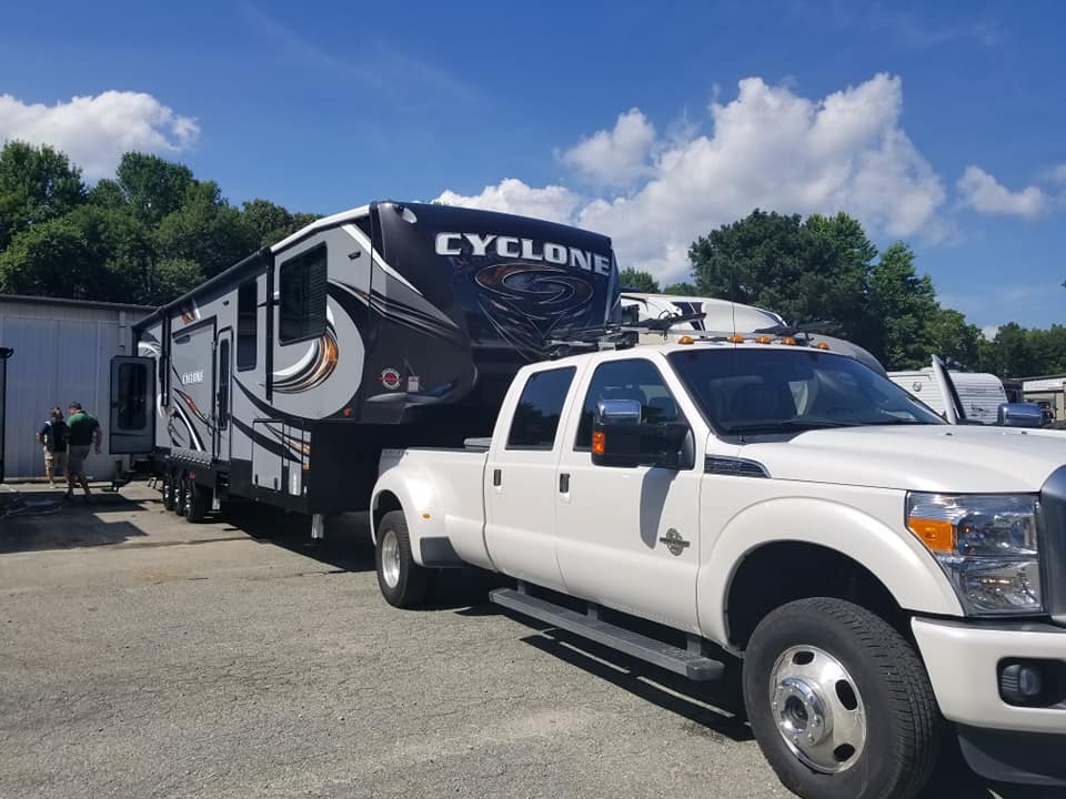 EventTechNomad's tweet photo. The BIG reveal for our next BIG adventures! #RVLife #DoddRV #HeartlandCyclone https://t.co/1qfWLGkoDW