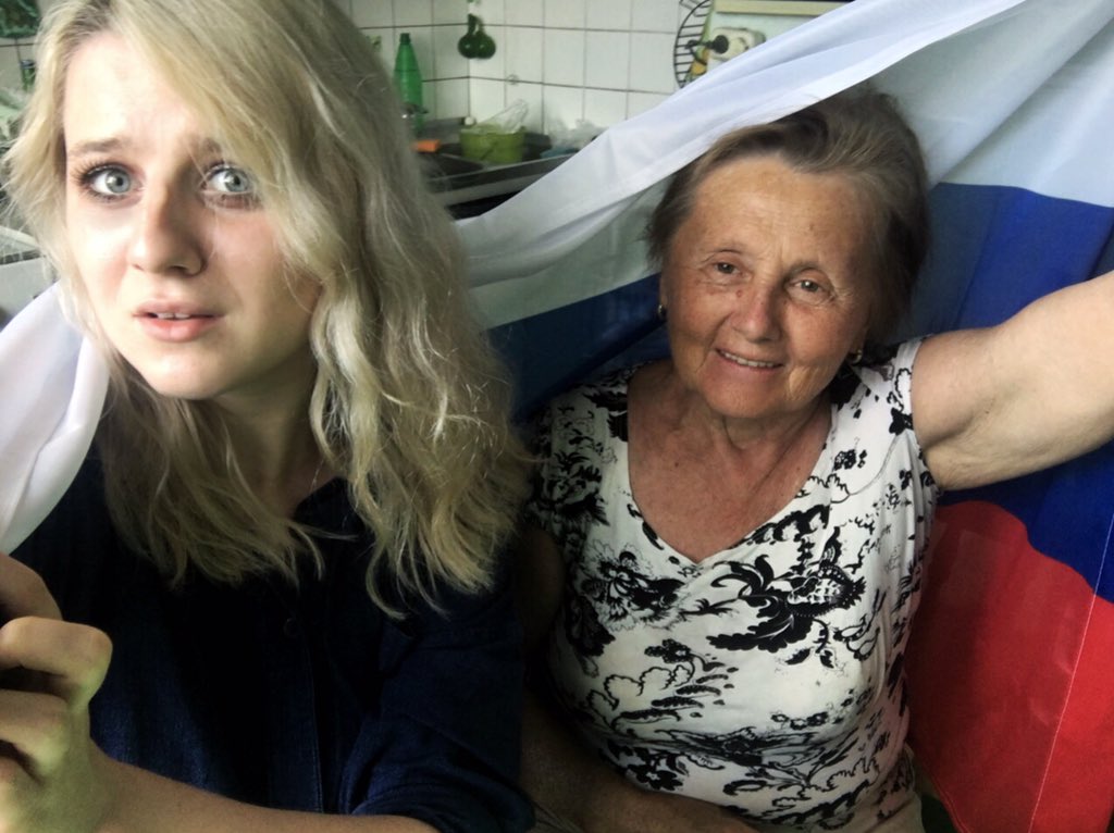 sonia_trofimova's tweet photo. — Бабуль, а есть российский флаг? 
— Конечно, мы его деду в гроб клали! Сейчас принесу https://t.co/rbAmKhgdVG