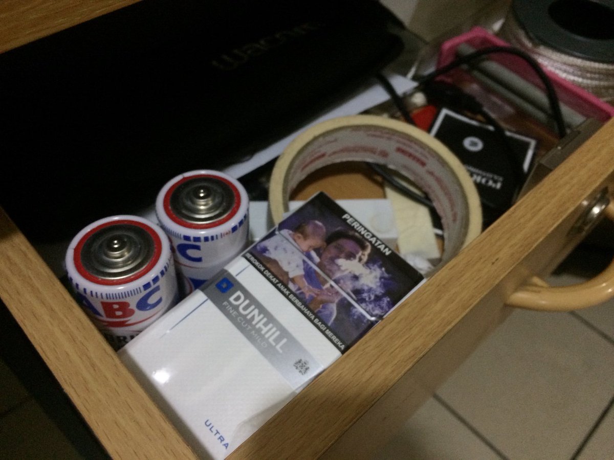 bluerevi's tweet image. Dunhill Ultra, cigarettes without SMELL #UltraLessSMELL #LessSMELLisMore